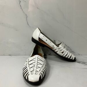 VINTAGE 80’s ROMANO Woven White Leather Sandals Flats